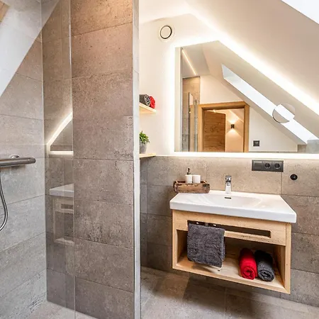 Apartament Nattrars Huimat *